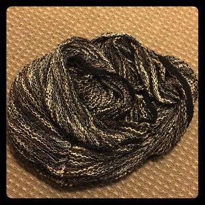 Silver sparkles sophisticated infinity scarf💋